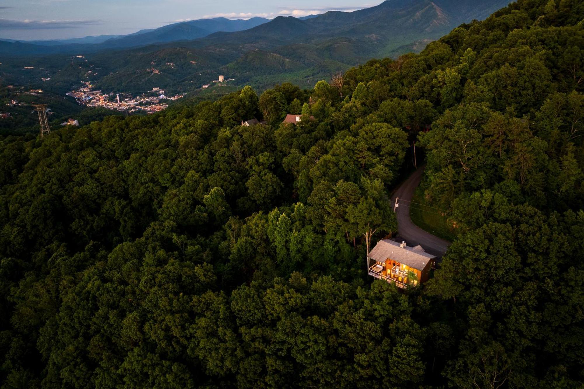 Elevista - Quaint&Private-Views-Hottub-Pooltable-Bears-3 Clubhouse Pools Villa Gatlinburg Ngoại thất bức ảnh